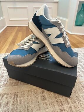 New Balance 327 Blue, Gray and White Retro Runner Size 8.5 Men’s/10 Womens